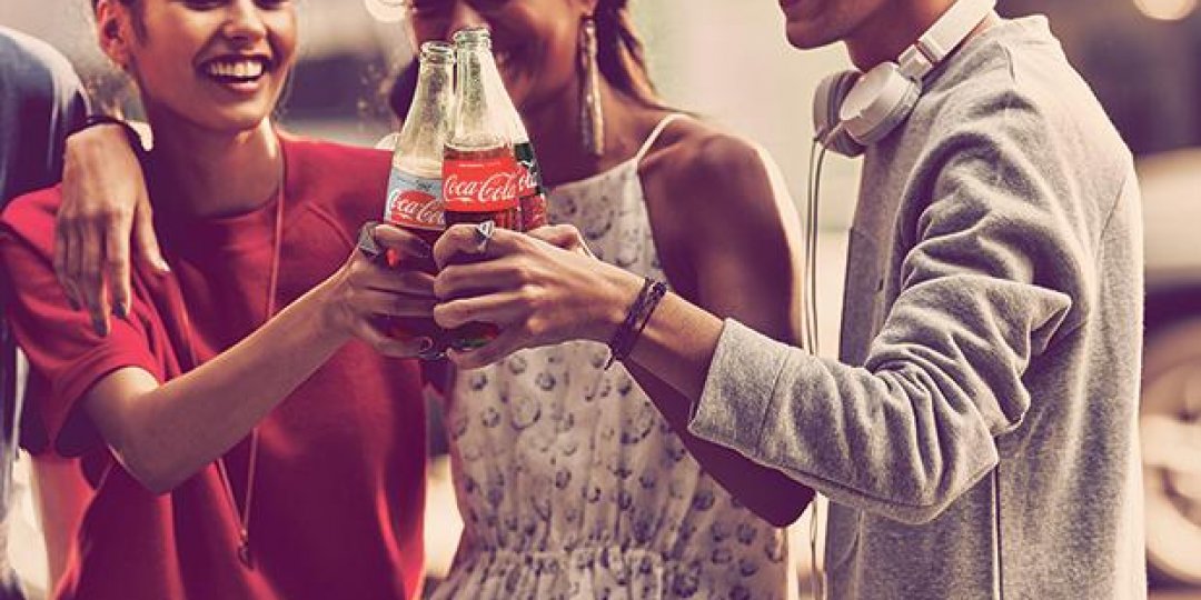Η Coca-Cola ανακοινώνει το νέο παγκόσμιο πλάνο της για τη δημιουργία ενός κόσμου χωρίς απορρίμματα - Κεντρική Εικόνα Η Coca-Cola ανακοινώνει το νέο παγκόσμιο πλάνο της για τη δημιουργία ενός κόσμου χωρίς απορρίμματα - Κεντρική Εικόνα