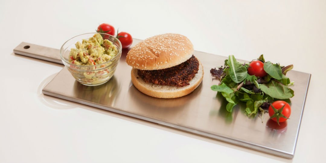 Burgers με κινόα, παντζάρι και κόκκινα φασόλια  - Images