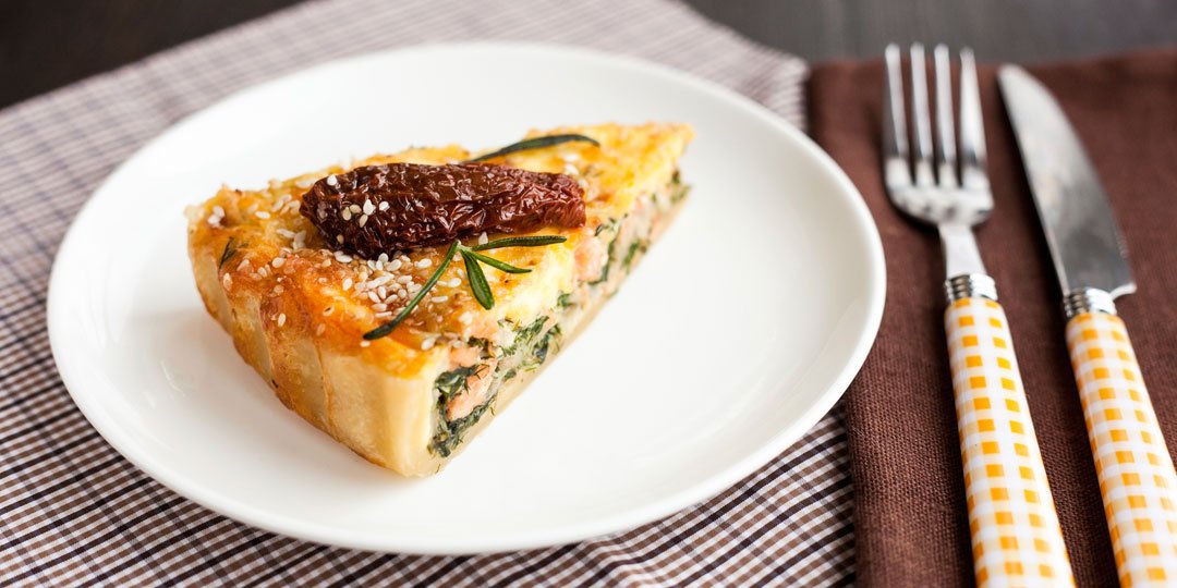 Πίτα με σολομό, τυρί κρέμα και σπανάκι - Images