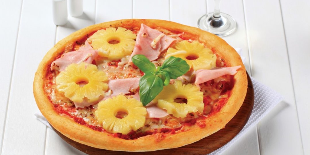 χαβανέζικη πίτσα με ανανά και ζαμπόν  - Images