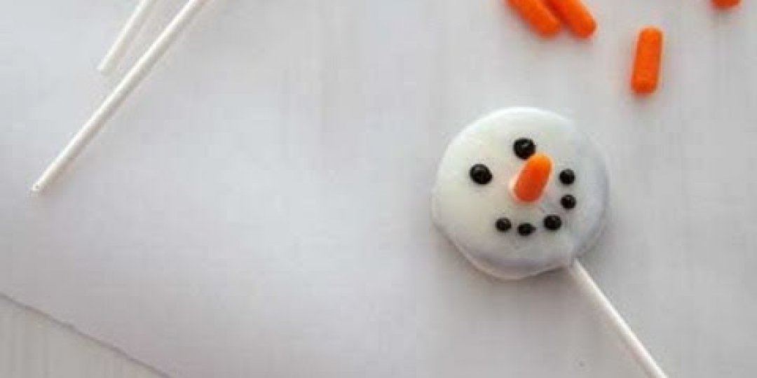 Πώς να φτιάξεις snowman pops με μπισκότο Oreo!  - Κεντρική Εικόνα