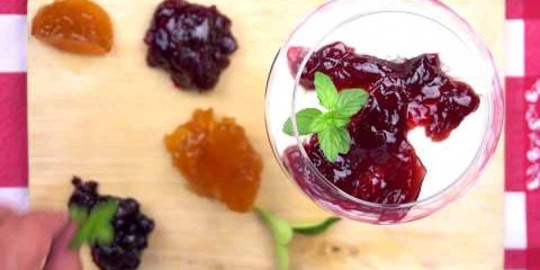 Stute Foods - Yogurt mousse with fresh anari and low fat strawberry jam - Κεντρική Εικόνα