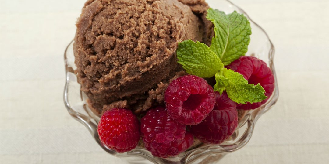Παγωμένο γιαούρτι με σοκολάτα  - Images