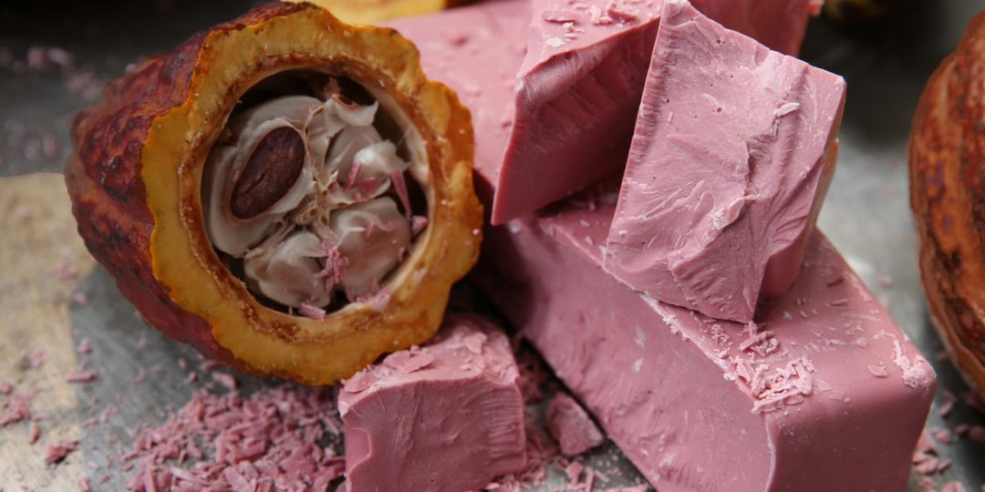 H νέα KitKat Ruby εντυπωσιάζει τόσο για το ροζ χρώμα όσο και για τη φρουτώδη γεύση της - Κεντρική Εικόνα H νέα KitKat Ruby εντυπωσιάζει τόσο για το ροζ χρώμα όσο και για τη φρουτώδη γεύση της - Κεντρική Εικόνα
