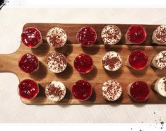 Πανακότα σε ποτηράκια με μαρμελάδα φράουλα - Images