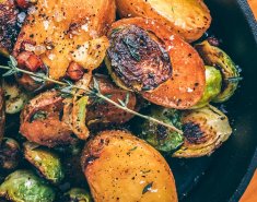 Πατάτες baby με λαχανάκια Βρυξελλών & μπέικον - Images