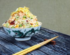 Τηγανητό ρύζι με λαχανικά, γαρίδες και σάλτσα σόγιας Exotic Food - Images