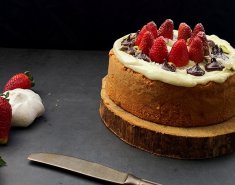 Κέικ βανίλιας με φρέσκιες φράουλες - Images