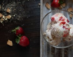 Παγωτό cheesecake με φράουλες - Images