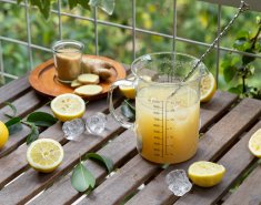 Πανεύκολη λεμονάδα με ολόκληρα λεμόνια & ginger - Images