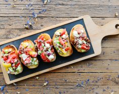 Μεσογειακή μπρουσκέτα με ντομάτα, ελιές και φέτα - Images