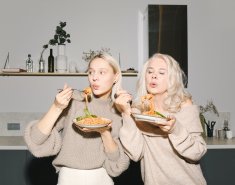 Μπορείς να «χτίσεις» μύες χωρίς πολλή πρωτεΐνη αν σου αρέσουν οι υδατάνθρακες; - Κεντρική Εικόνα