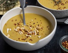 Κρεμώδης και τυρένια σούπα μπρόκολο  - Images