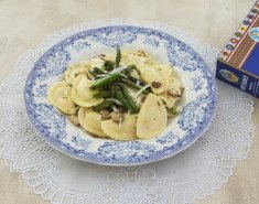 Ραβιόλες με μανιτάρια, σπαράγγια και σάλτσα από βούτυρο και λεμόνι - Images