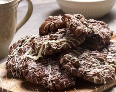 Απολαυστικά μπισκότα τριπλής σοκολάτας - Images