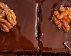 Εύκολη καρυδόπιτα με σοκολάτα - Images